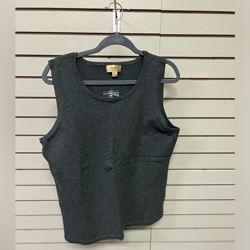 Motto Essentials Women’s Grey Sleeveless Top. Size L. New!